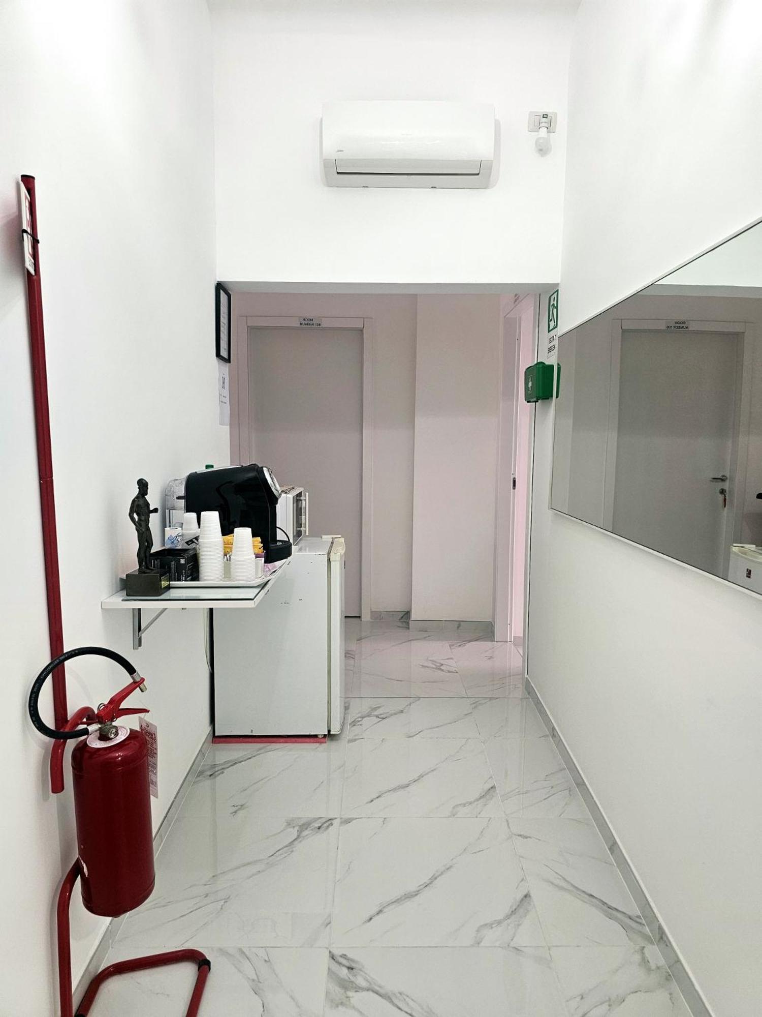 Relax On 247 Hostel Rome Exterior photo